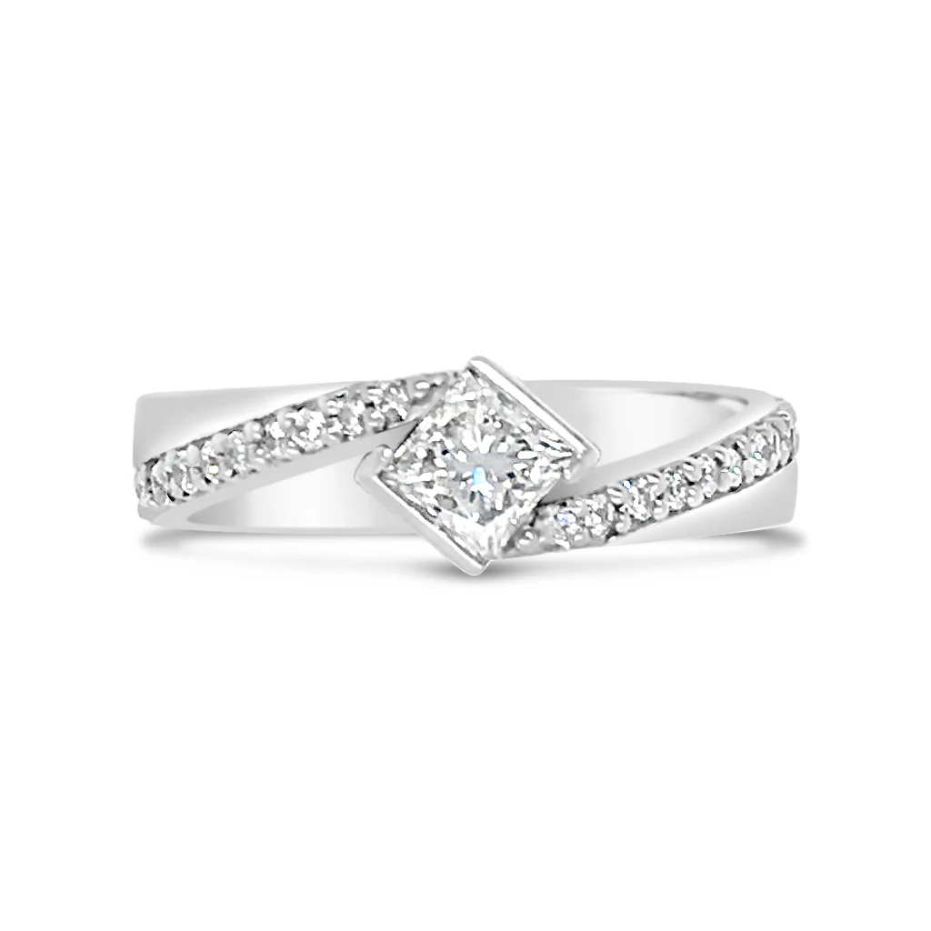 Princess Cut Diamond Twist Ring